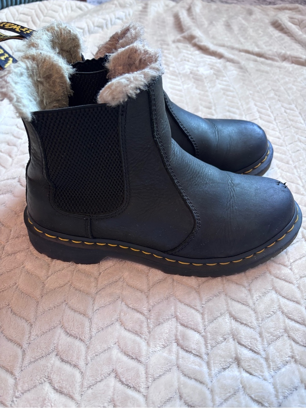 Women’s Black Dr Martens Chelsea Boot with Faux Fur Lining